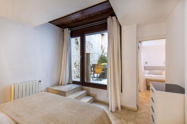 tuGuest Elvira Suites image 16