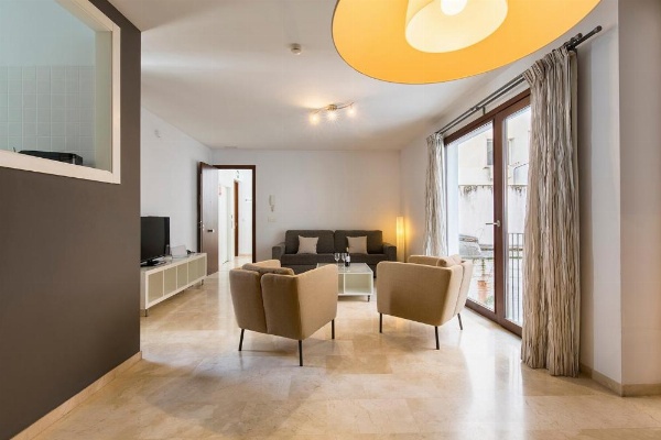 tuGuest Elvira Suites image 20