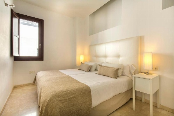 tuGuest Elvira Suites image 34