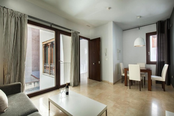 tuGuest Elvira Suites image 37