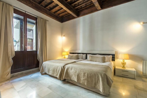 tuGuest Elvira Suites image 48