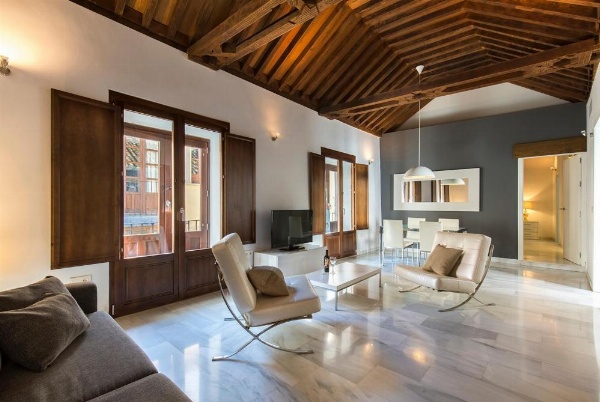 tuGuest Elvira Suites image 58